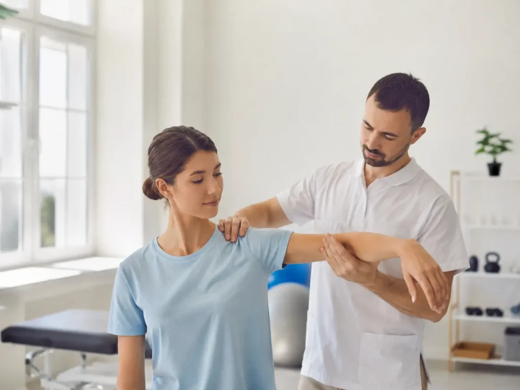 Φυσικοθεραπεία για τενοντίτιδα ώμου στο Physio Ippokratis